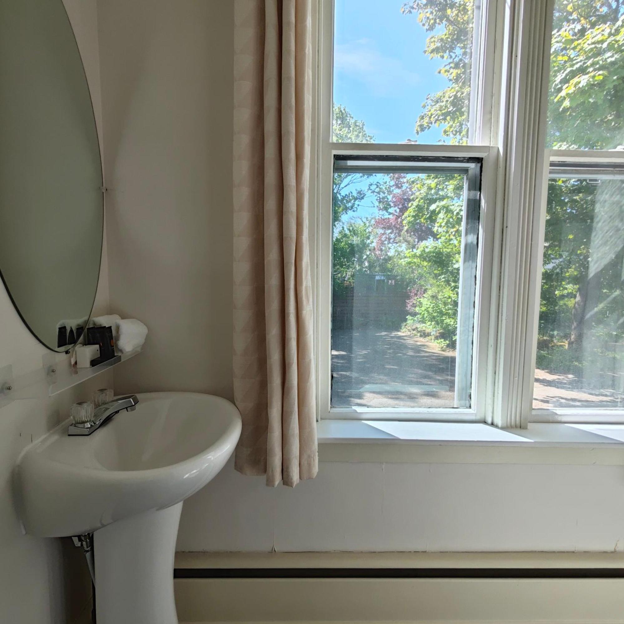 Andy'S Blue House Bed & Breakfast Charlottetown Eksteriør bilde